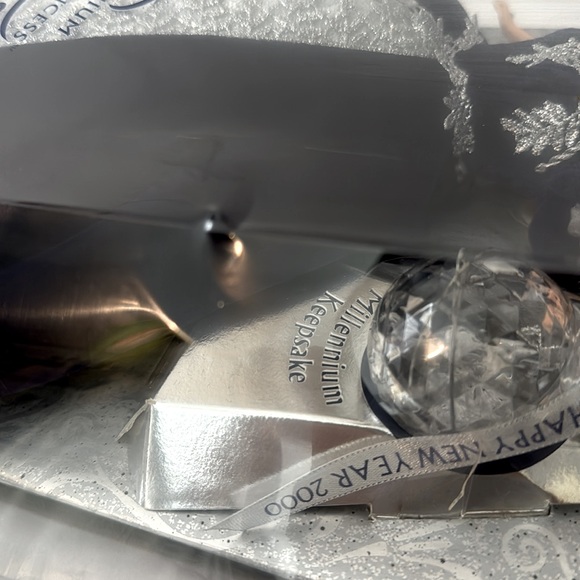 Barbie Special Millennium 2000 Edition Collectible Keepsake Doll - Picture 8 of 10